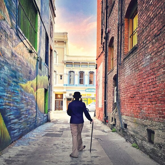 Hello! Welcome to my crazy closet!! - Picture 13 of 14